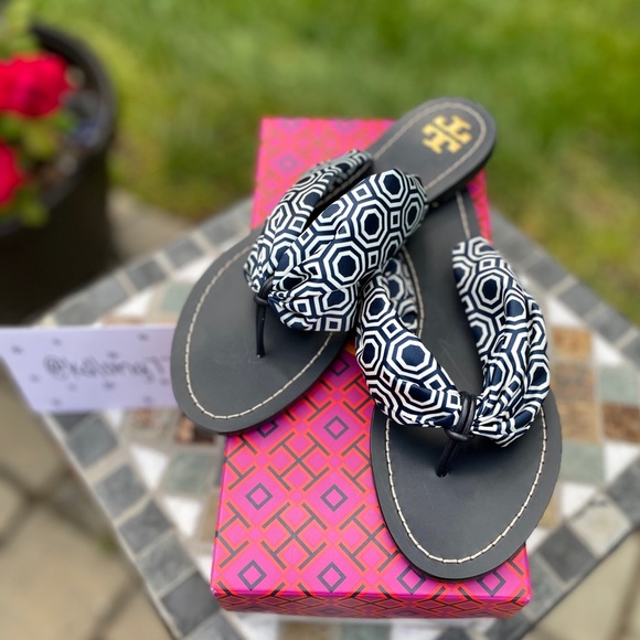 Tory Burch Carson Flip Flops - Picture 2 of 8